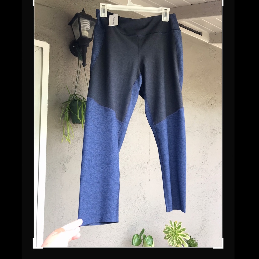 OUTDOOR VOICES Warm Up 3/4 Legging; Blue/Charcoal; XL
